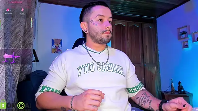 Snapshot of Alex_maraj chatting on 11/16/25, 12:38 Alex maraj online show from 11/16/25, 12:38