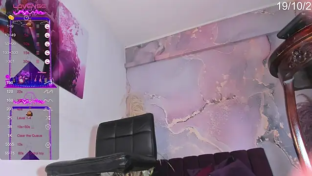VALERIAQUEENTS online show from 10/19/25, 01:23