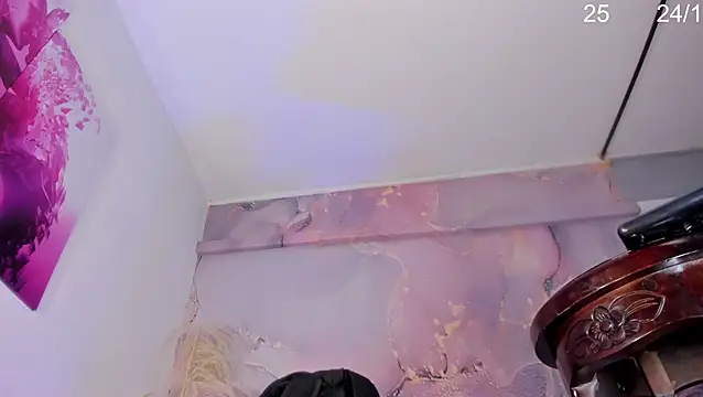 VALERIAQUEENTS online show from 10/24/25, 12:56