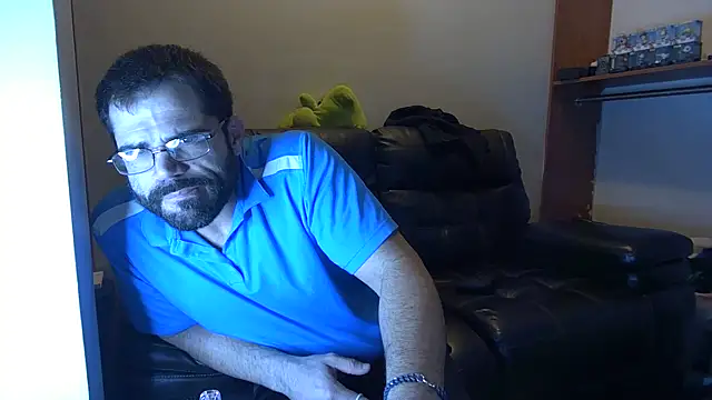 Snapshot of Zander823 chatting on 03/11/26, 03:01 Zander823 online show from 03/11/26, 03:01