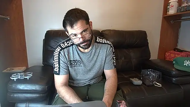 Snapshot of Zander823 chatting on 03/13/26, 08:59 Zander823 online show from 03/13/26, 08:59