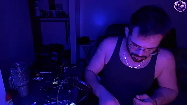 Snapshot of Zander823 chatting on 04/06/26, 07:31 Zander823 online show from 04/06/26, 07:31