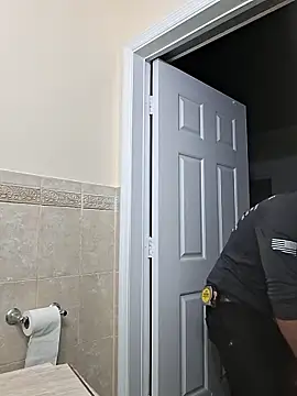 Snapshot of Zander823 chatting on 04/08/26, 02:44 Zander823 online show from 04/08/26, 02:44