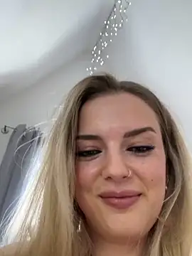 LexyGold online show from 09/17/25, 01:24