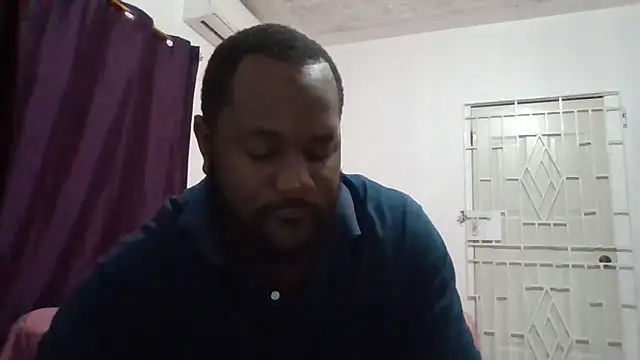 Snapshot of Bighood_T chatting on 04/15/26, 03:35 Bighood T online show from 04/15/26, 03:35