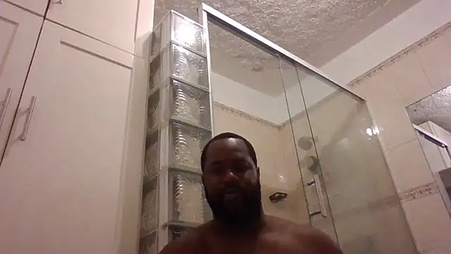 Snapshot of Bighood_T chatting on 04/22/26, 02:58 Bighood T online show from 04/22/26, 02:58