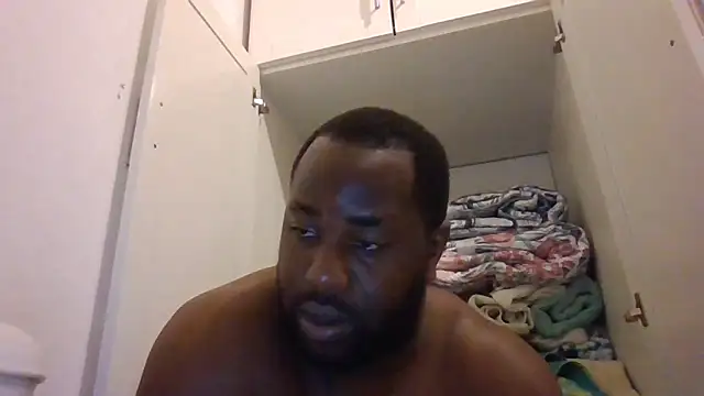 Snapshot of Bighood_T chatting on 05/08/26, 03:34 Bighood T online show from 05/08/26, 03:34