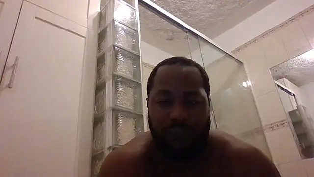 Snapshot of Bighood_T chatting on 05/23/26, 05:23 Bighood T online show from 05/23/26, 05:23
