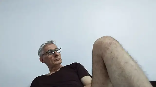 Snapshot of BIGUNCUTHARDCOCK chatting on 06/25/26, 12:10 BIGUNCUTHARDCOCK online show from 06/25/26, 12:10