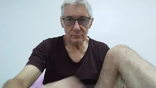 Snapshot of BIGUNCUTHARDCOCK chatting on 06/28/26, 12:05 BIGUNCUTHARDCOCK online show from 06/28/26, 12:05