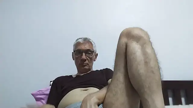 Snapshot of BIGUNCUTHARDCOCK chatting on 07/11/26, 12:08 BIGUNCUTHARDCOCK online show from 07/11/26, 12:08