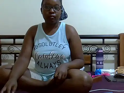 Giannah01 online show from 11/01/25, 01:18