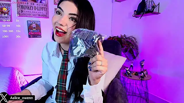 Aliceowenn online show from 10/11/25, 09:13