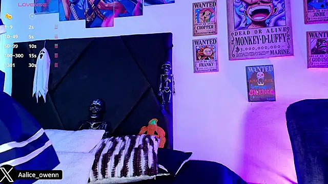 Aliceowenn online show from 10/21/25, 09:26