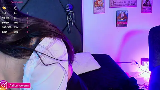 Aliceowenn online show from 10/25/25, 09:09