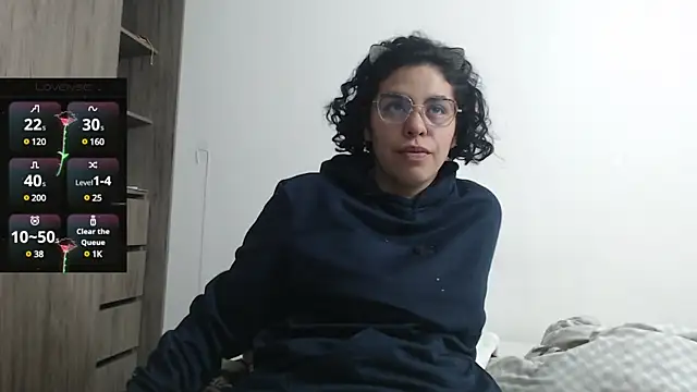 Anne purple online show from 02/28/25, 03:37