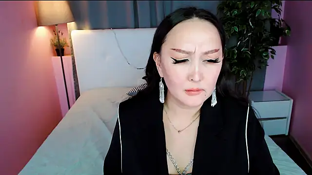 Snapshot of Julianna_Jami chatting on 02/12/25, 03:27 Julianna Jami online show from 02/12/25, 03:27