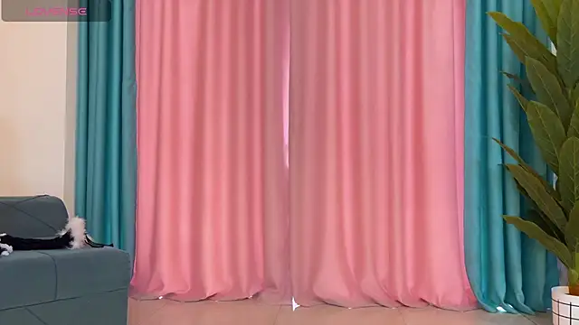 Snapshot of UrGoddessJenny chatting on 04/04/26, 10:57 UrGoddessJenny online show from 04/04/26, 10:57