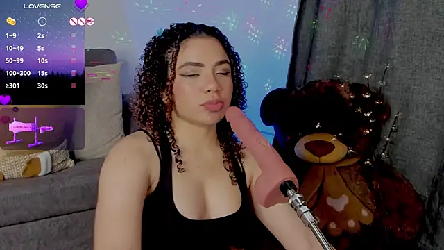 Snapshot of Queen_Deepthroat chatting on 12/10/24, 01:11 Queen Deepthroat online show from 12/10/24, 01:11