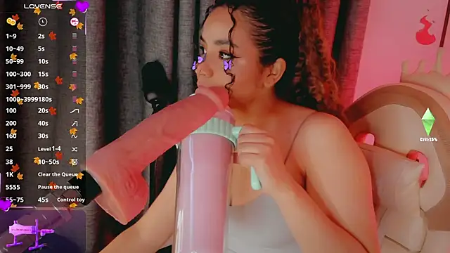 Snapshot of Queen_Deepthroat chatting on 11/06/25, 11:15 Queen Deepthroat online show from 11/06/25, 11:15