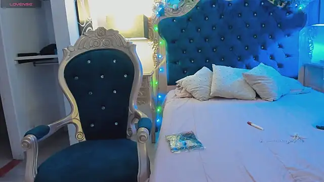 EmilyAllen  online show from 12/18/24, 07:36