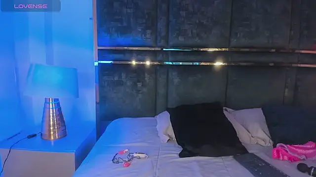 EmilyAllen  online show from 02/26/25, 05:53