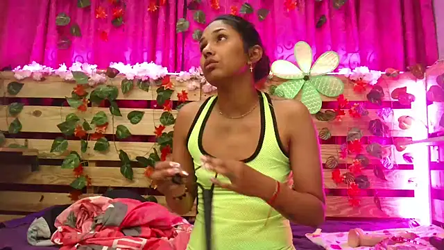 Snapshot of Elsa_Parisi chatting on 12/28/24, 03:26 Elsa Parisi online show from 12/28/24, 03:26