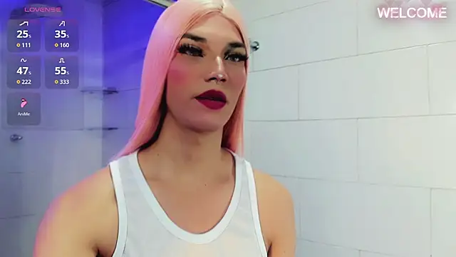 Snapshot of Victoria_Kastelo chatting on 10/30/25, 07:14 Victoria Kastelo online show from 10/30/25, 07:14