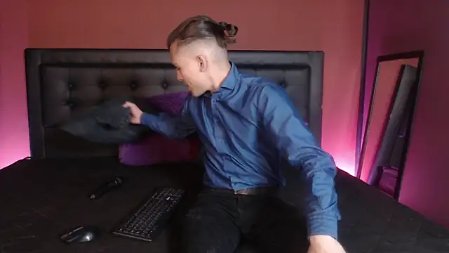  Tattoo Couple online show from 02/17/25, 01:21