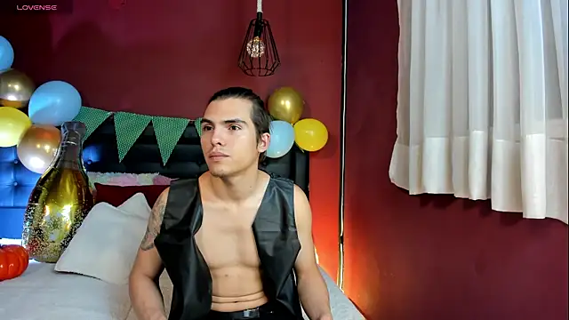  Tattoo Couple online show from 10/01/25, 02:12