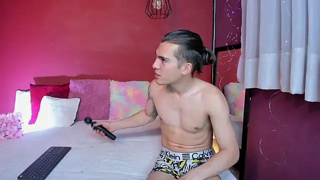  Tattoo Couple online show from 11/15/25, 02:02