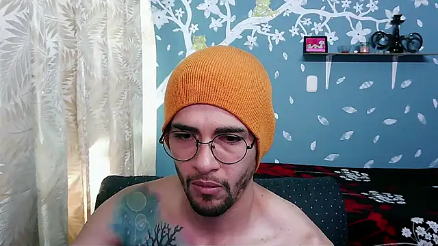 Snapshot of ponzothc chatting on 09/24/25, 06:33 ponzothc online show from 09/24/25, 06:33