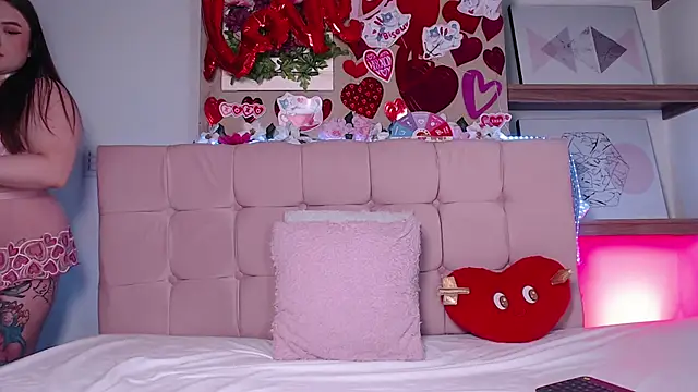 Snapshot of Linaa_morris chatting on 02/16/25, 08:10 Linaa morris online show from 02/16/25, 08:10