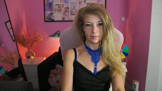 Snapshot of missicute chatting on 09/10/25, 06:41 missicute online show from 09/10/25, 06:41