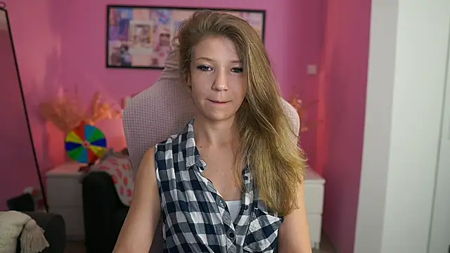 Snapshot of missicute chatting on 03/23/26, 07:18 missicute online show from 03/23/26, 07:18