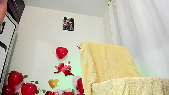 Snapshot of daarklover chatting on 02/14/25, 02:39 daarklover online show from 02/14/25, 02:39