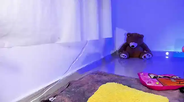 Snapshot of daarklover chatting on 03/16/25, 12:00 daarklover online show from 03/16/25, 12:00