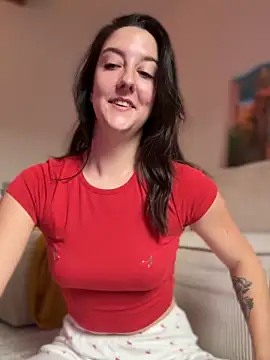 Snapshot of _Juliette chatting on 10/28/25, 09:57 Juliette online show from 10/28/25, 09:57