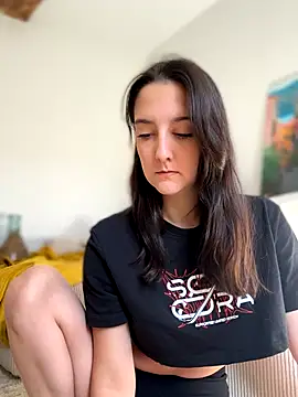 Snapshot of _Juliette chatting on 11/09/25, 01:09 Juliette online show from 11/09/25, 01:09