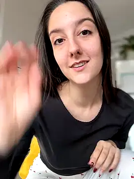 Snapshot of _Juliette chatting on 11/19/25, 09:53 Juliette online show from 11/19/25, 09:53