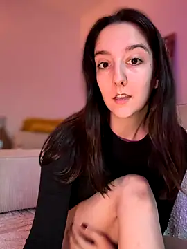 Snapshot of _Juliette chatting on 11/24/25, 04:07 Juliette online show from 11/24/25, 04:07