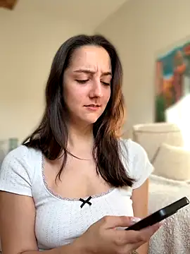 Snapshot of _Juliette chatting on 12/01/25, 01:49 Juliette online show from 12/01/25, 01:49