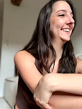 Snapshot of _Juliette chatting on 12/03/25, 01:09 Juliette online show from 12/03/25, 01:09