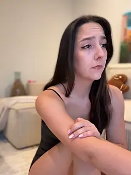 Snapshot of _Juliette chatting on 12/05/25, 04:14 Juliette online show from 12/05/25, 04:14