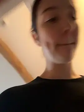 Snapshot of _Juliette chatting on 02/05/26, 01:05 Juliette online show from 02/05/26, 01:05