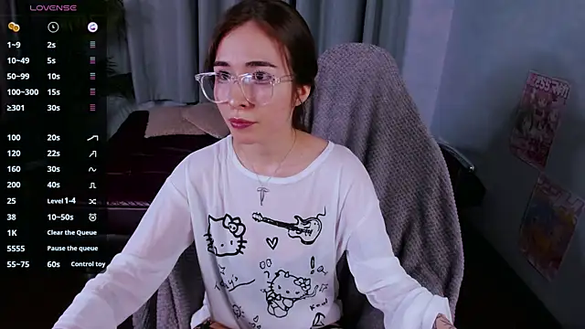 Snapshot of ashleyro1 chatting on 11/07/25, 01:22 ashleyro1 online show from 11/07/25, 01:22