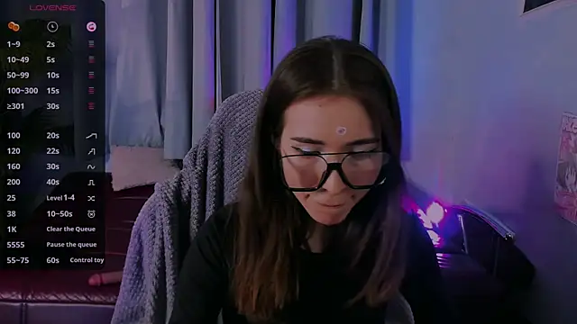 Snapshot of ashleyro1 chatting on 11/11/25, 01:33 ashleyro1 online show from 11/11/25, 01:33