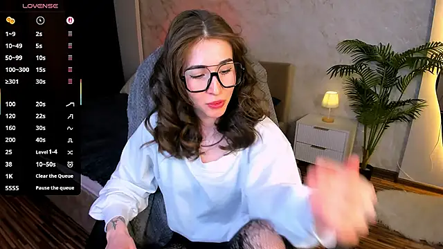 Snapshot of ashleyro1 chatting on 02/04/26, 01:28 ashleyro1 online show from 02/04/26, 01:28