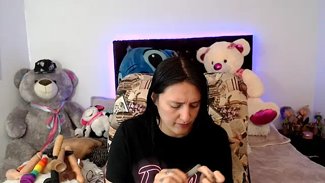 Lorenahot 06 online show from 11/25/25, 07:25