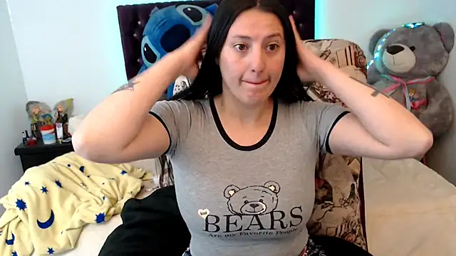 Snapshot of Lorenahot_06 chatting on 07/15/26, 06:35 Lorenahot 06 online show from 07/15/26, 06:35